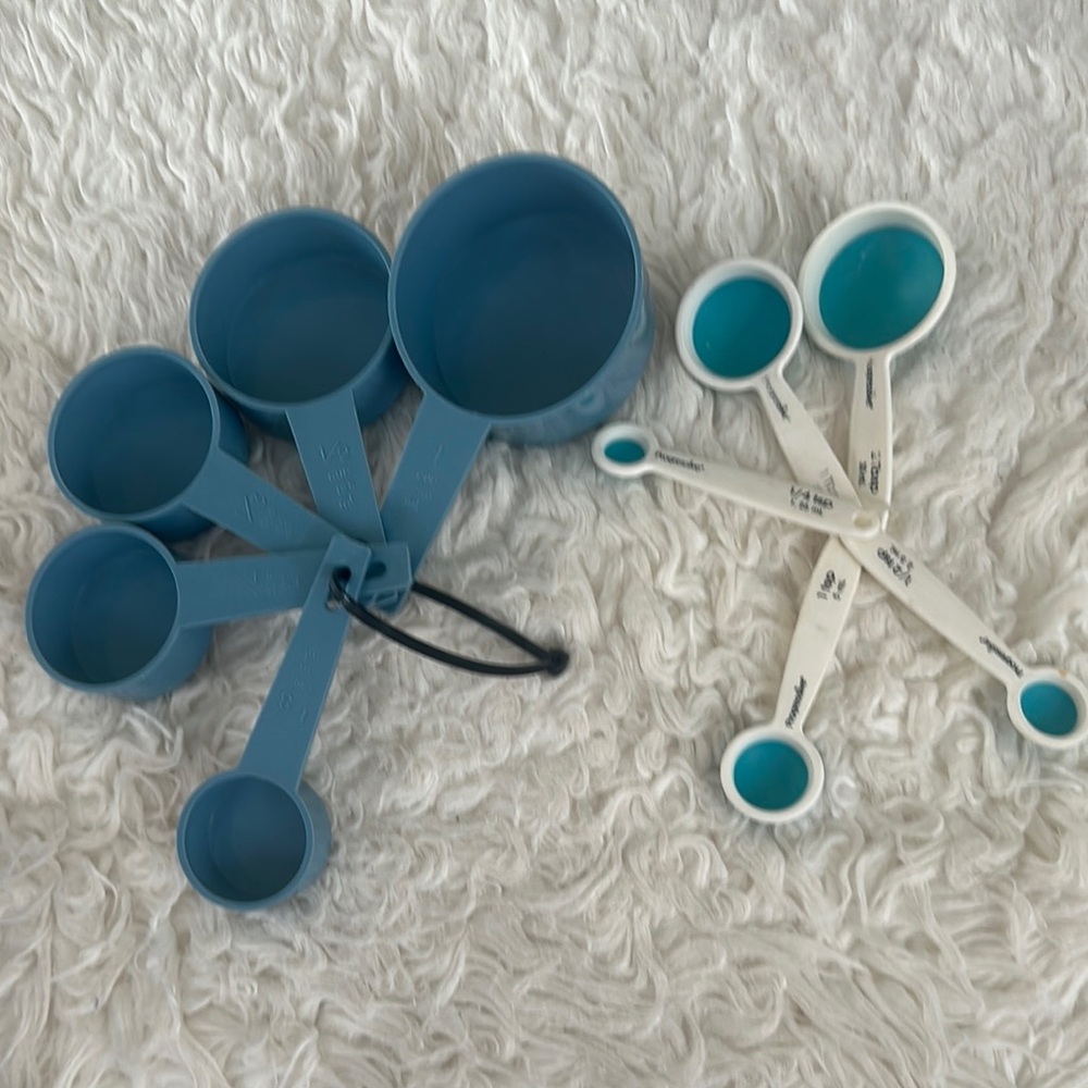 Blue and White Measuring Cup and Spoon Set